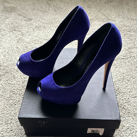 ⭐️HOST PICK!⭐️Authentic Giuseppe Zanotti Sharon Suede Peep Toe Pumps 39.5 Violet - Picture 5 of 11